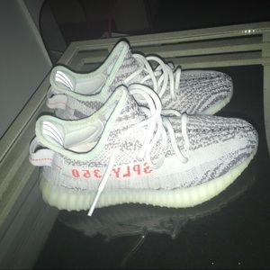 {SOLD} YEEZY 350 BLUE TINTS